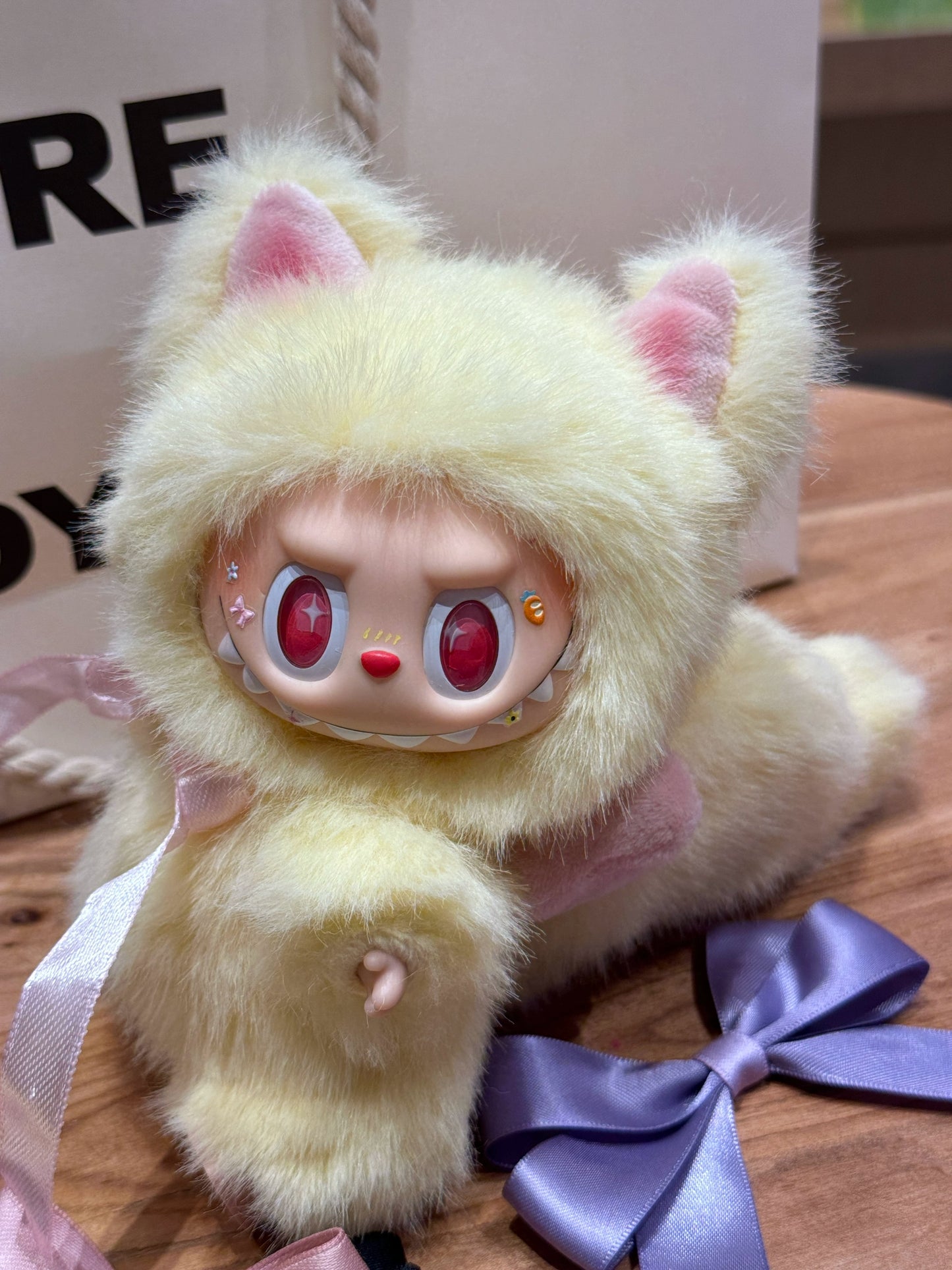 Egg milk meow big tail Labubu genuine first-generation macaron change baby, you can shoot directly