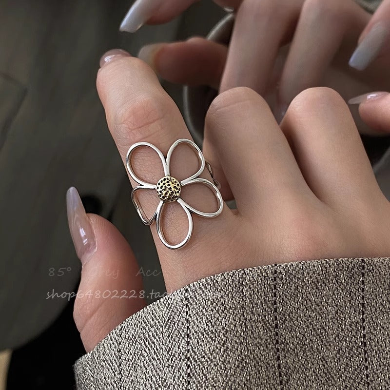Distressed Daisy Rings