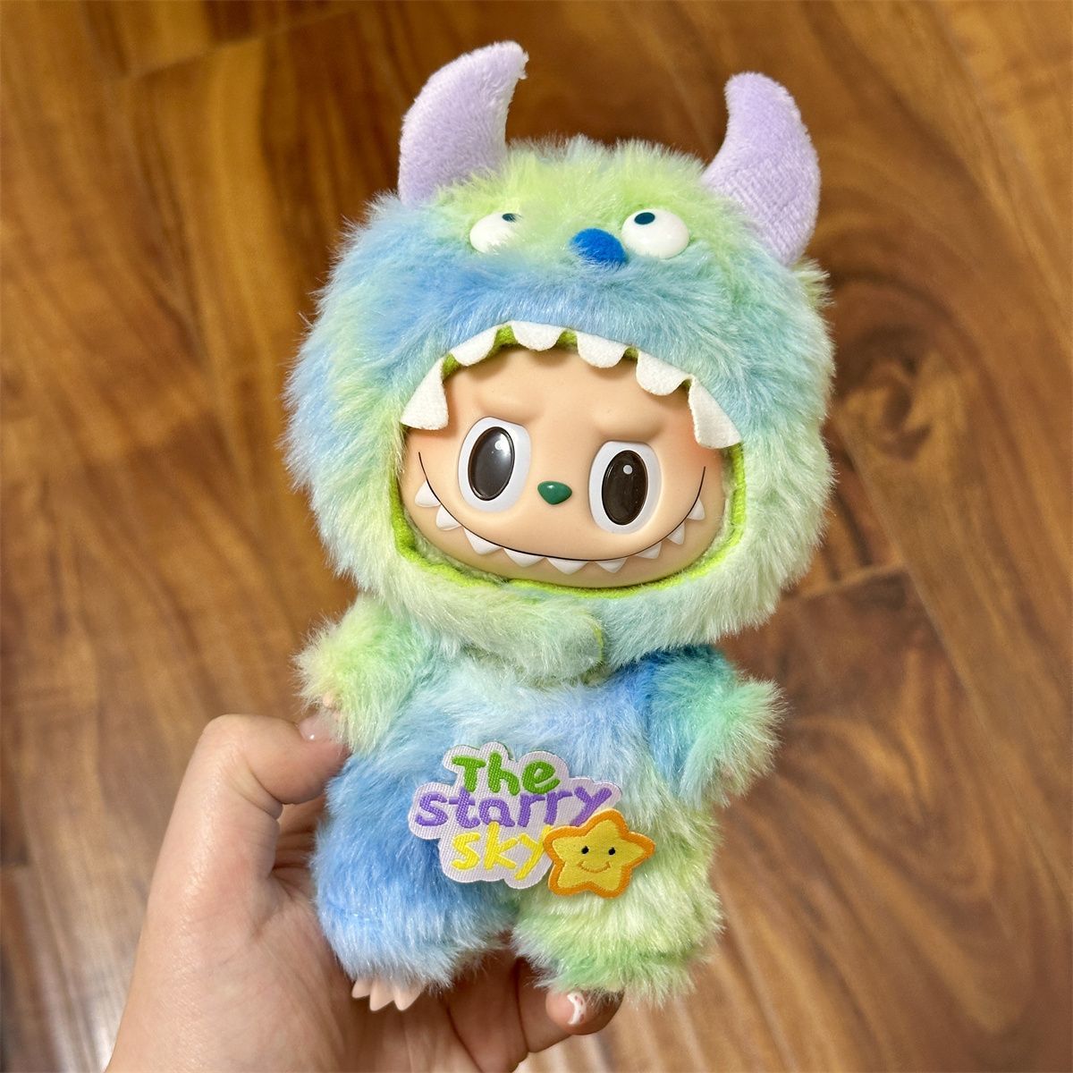 Labubu17cm plush toy baby clothes, one or two generations of Labubu pendants, vinyl doll replacement set