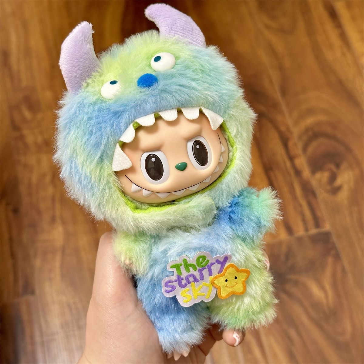 Labubu17cm plush toy baby clothes, one or two generations of Labubu pendants, vinyl doll replacement set