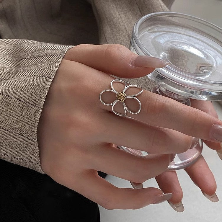 Distressed Daisy Rings