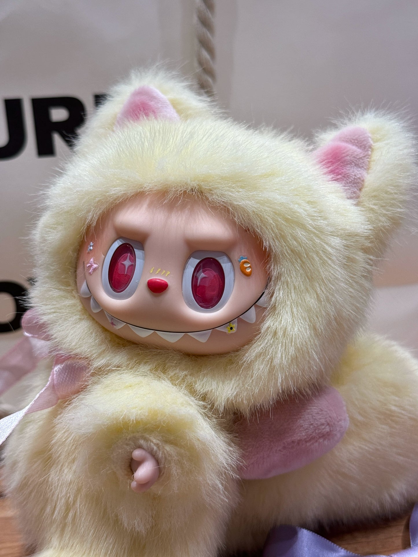 Egg milk meow big tail Labubu genuine first-generation macaron change baby, you can shoot directly